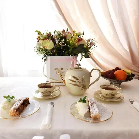 아파트 Royal House 네아 모우다니아