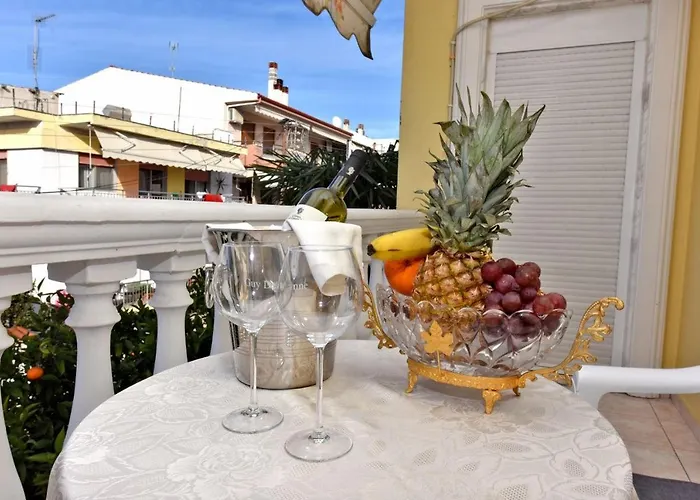 Royal House Νέα Μουδανιά