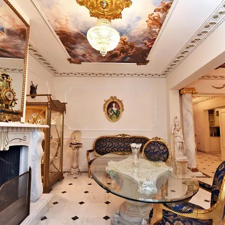 Royal House Apartment