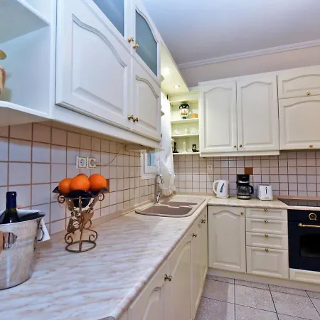 Royal House Apartment Nea Moudania