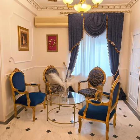 Royal House 公寓 *