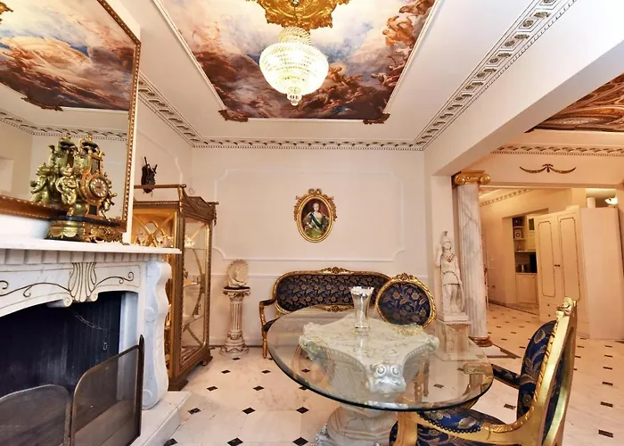 Royal House Apartment