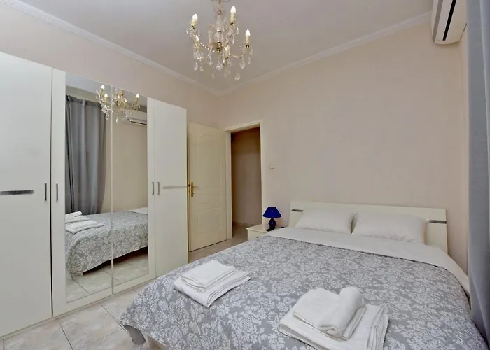 Royal House Apartment